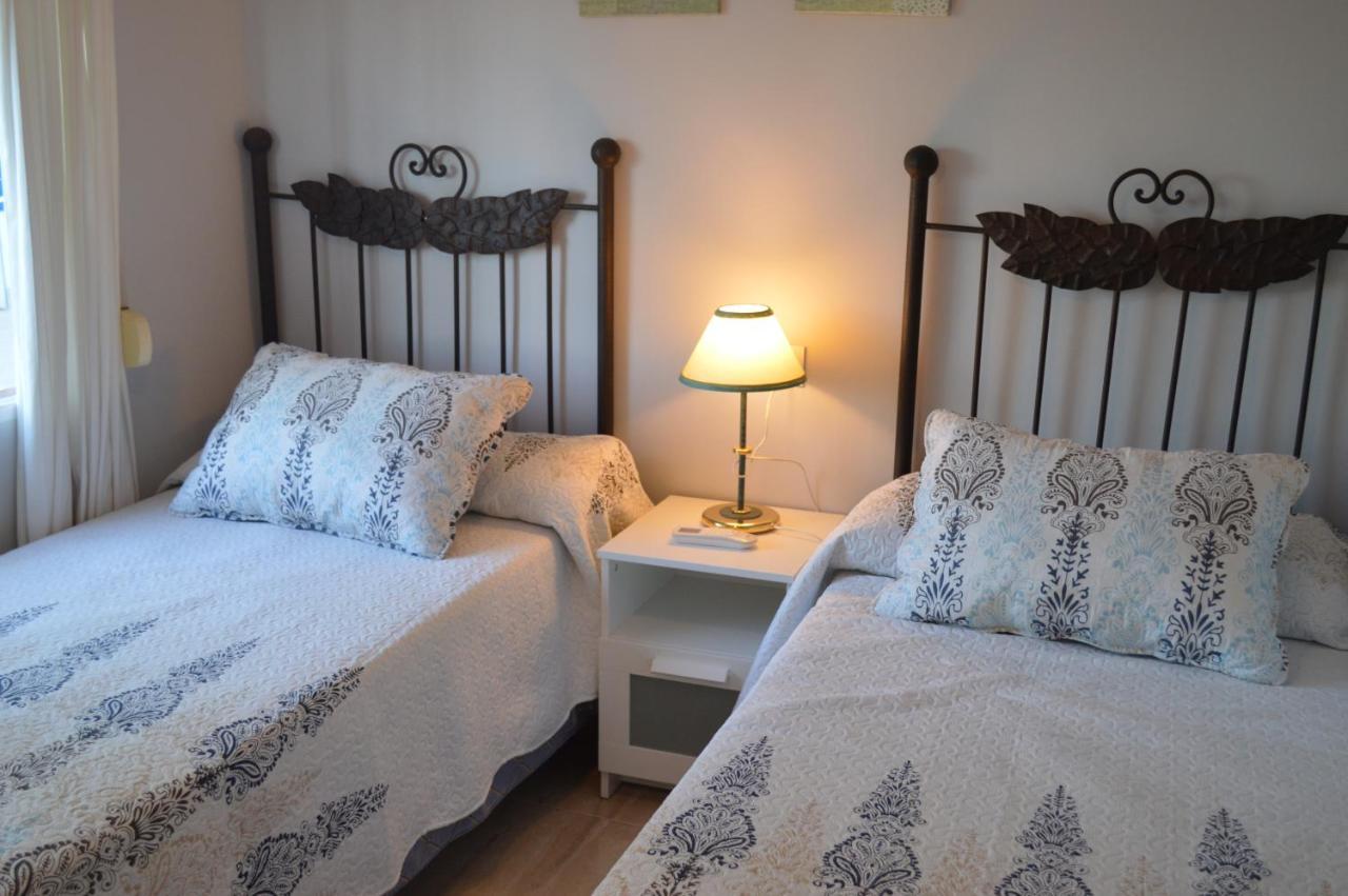 Seafront Recently Renovated Apartments بينالماذينا المظهر الخارجي الصورة