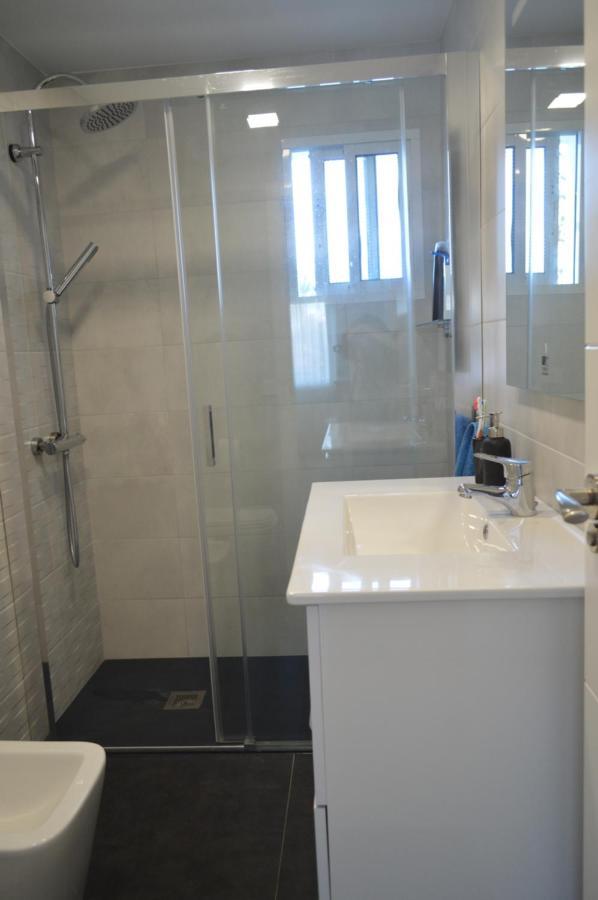 Seafront Recently Renovated Apartments بينالماذينا المظهر الخارجي الصورة