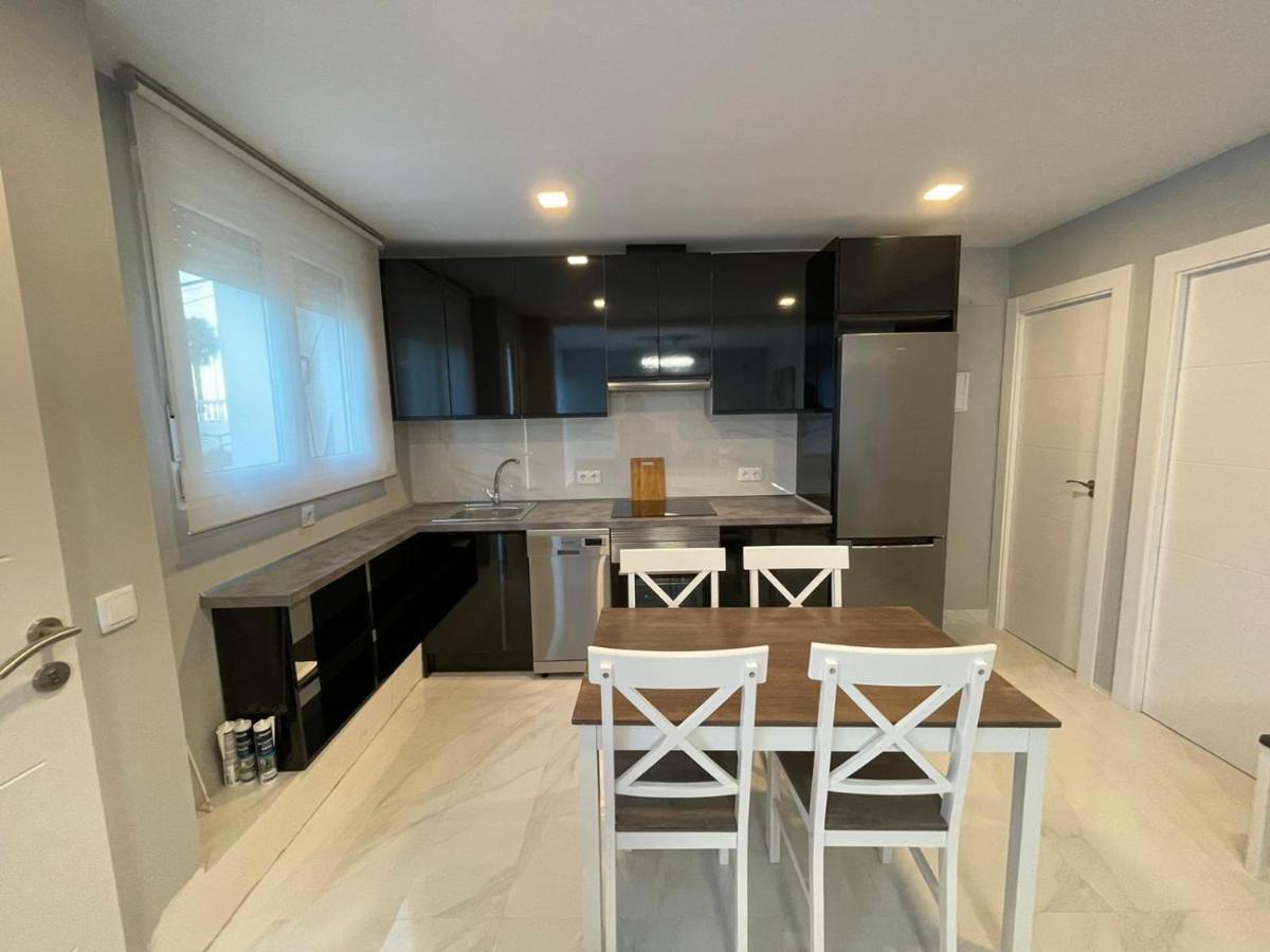 Seafront Recently Renovated Apartments بينالماذينا المظهر الخارجي الصورة