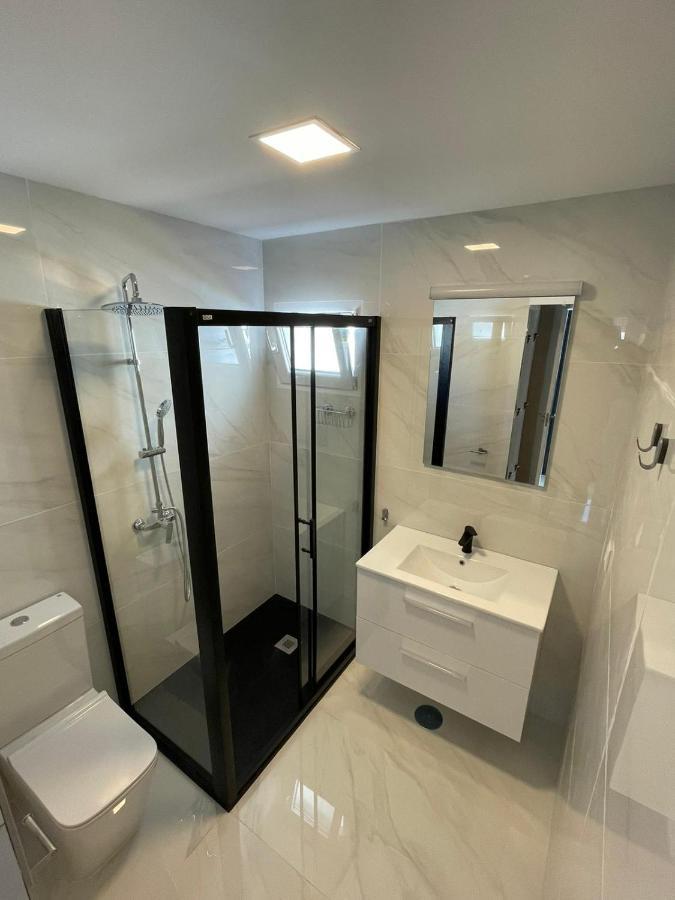 Seafront Recently Renovated Apartments بينالماذينا المظهر الخارجي الصورة